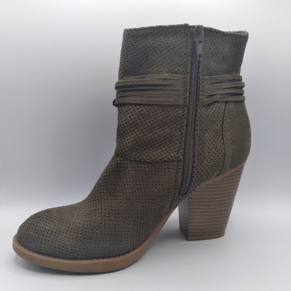 🎉SALE Soda  Green faux suede boots - Picture 5 of 9